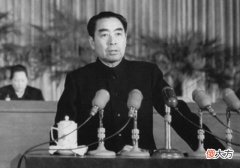 【历史故事】1956年周总理访问巴基斯坦，用英语怒斥印度记者：没有福摩萨！