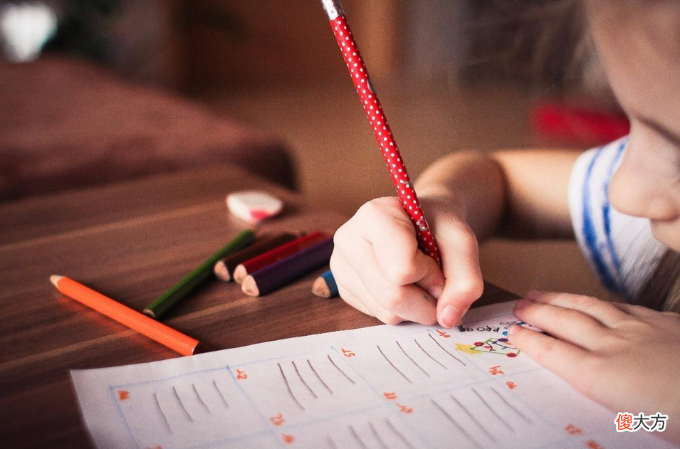 过早要求孩子做这3件事，其实是在“逼走”他的天赋，家长请三思