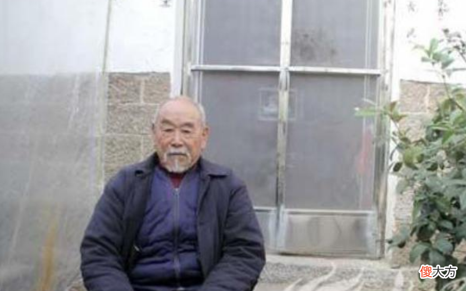 【爱历史】山东一个九旬老人，为无名英雄守墓74年，最后终于迎来了一个转机