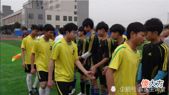 这2种调料很伤脾胃，影响发育！儿科医生提醒：最好少让孩子碰