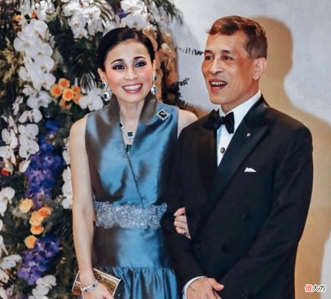 【爱历史】苏提达狂野不输诗妮娜，与西拉米昔日旧照被公开，泰国民众怒了