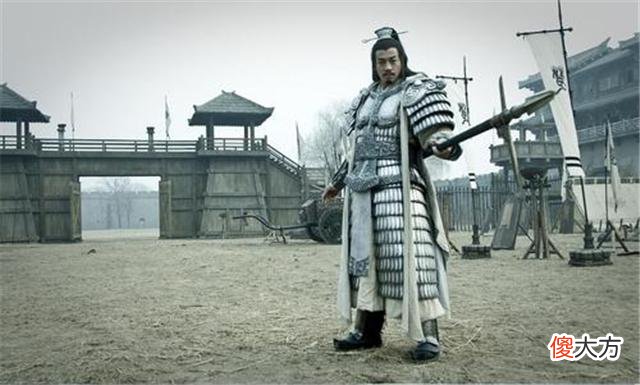 【历史故事】刘邦阵前挑衅被项羽一箭射中，却大难不死，从此象棋多了个规矩