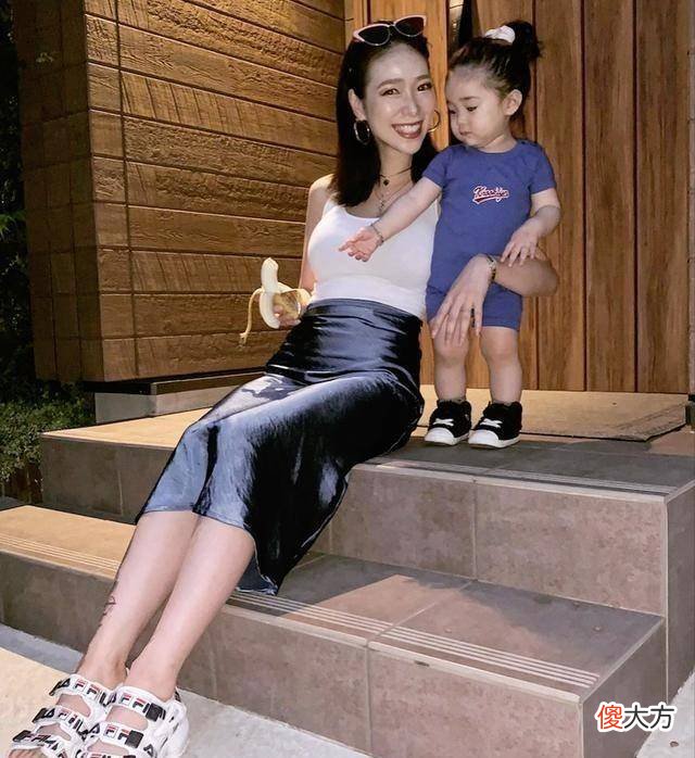 【时尚一点】学会这几个搭配思路，让你变身时髦辣妈