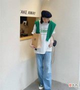 【就爱时尚】纯色小披肩怎么穿才能显高？