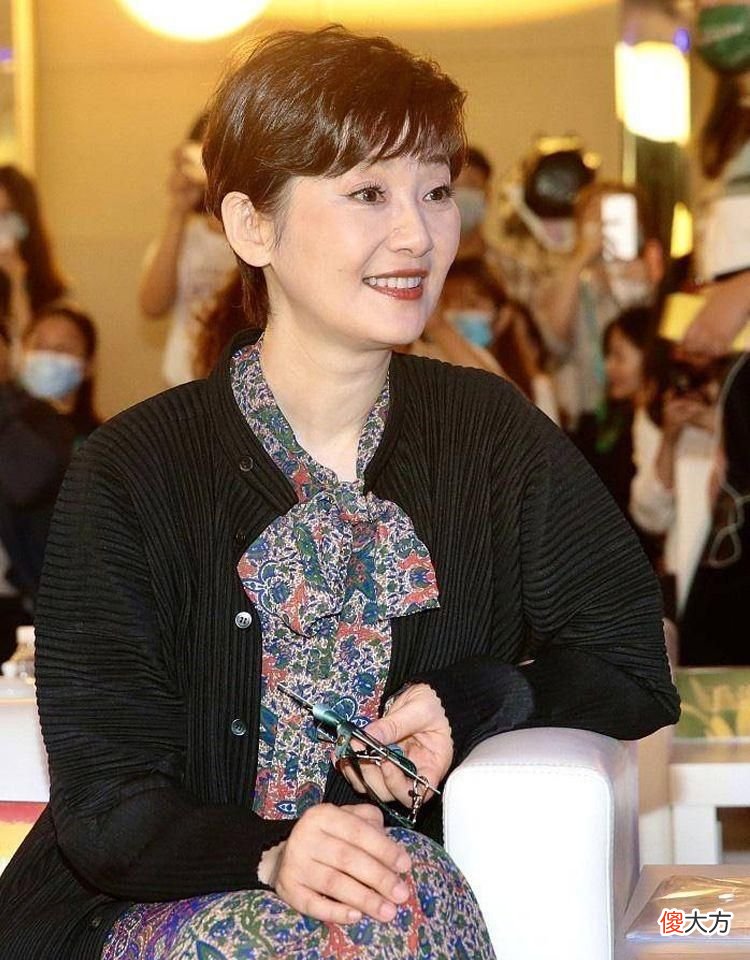 【时尚一点】中老年女人，气质是减龄还是显老？看她的发型就知道，差别还挺大