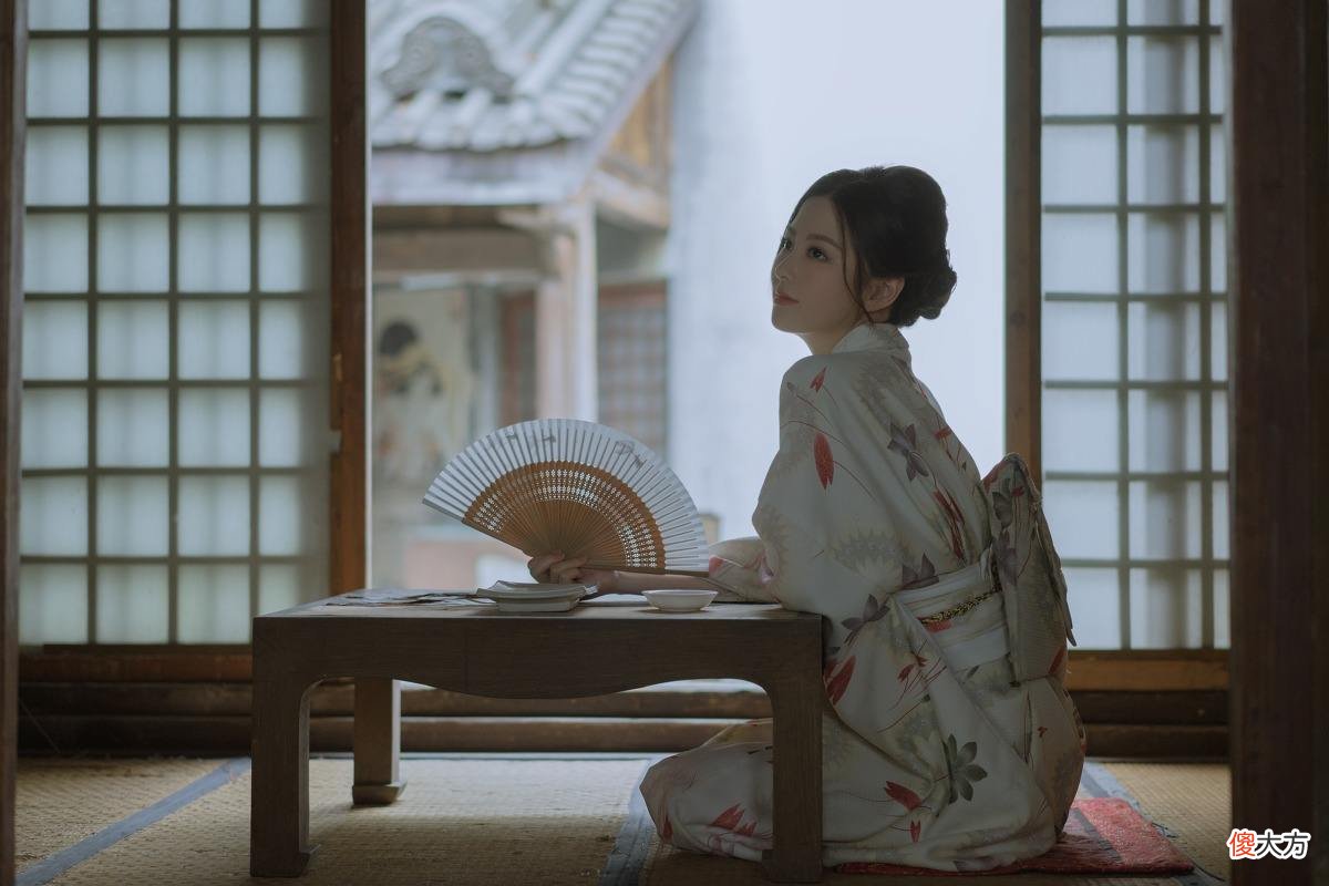 【爱历史】日本人为何喜欢跪着？原因有2个，他们有苦说不出！