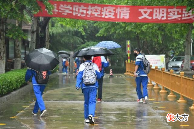 这些是孩子“骨骼线”闭合的信号，将停止长高，及时补救还能长个