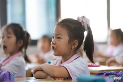 “节俭”的家长，会让孩子越来越自卑，影响孩子一生的格局