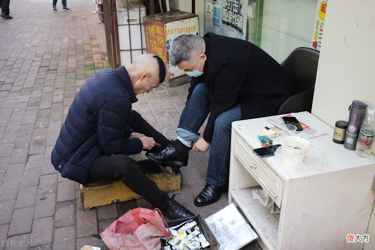 我们不比吃,不比穿,只比学习!这话家长怎么好意思说