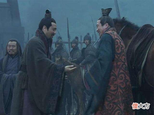 【爱历史】刘备起家：拉虎皮扯大旗，有个皇室身份有多重要，三足鼎立全靠它
