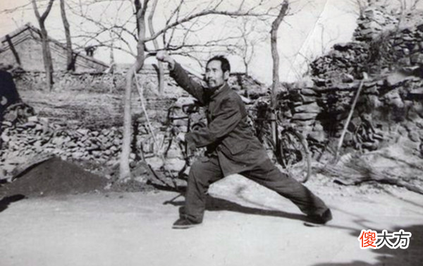 【爱历史】“津门第一”的霍元甲，和慈禧保镖切磋时，为何不敢踢出第三脚