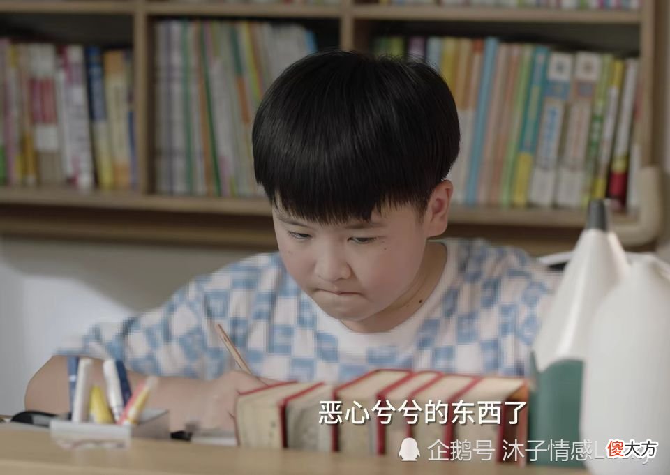 《小舍得》里说话带“刺”的夏母：看她，我找到了中国式家庭关系拧巴的根源