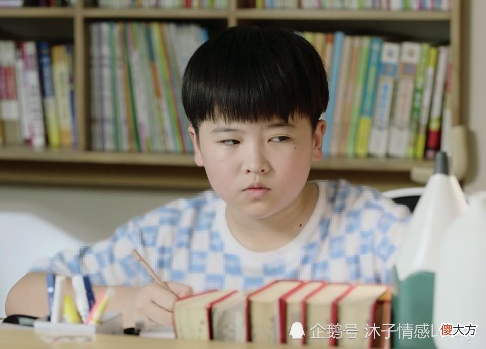 《小舍得》里说话带“刺”的夏母：看她，我找到了中国式家庭关系拧巴的根源