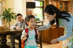 小学后，孩子难融入集体，做事慢慢吞吞，简单的事情都处理不好，主要是因为孩子的独立能