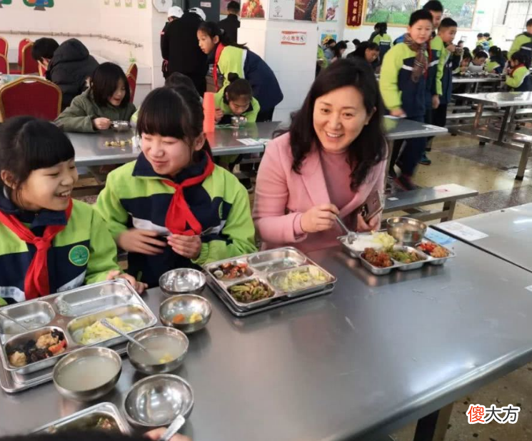 教育惩戒和体罚不同，家长教育学生时要适度，多跟孩子进行沟通