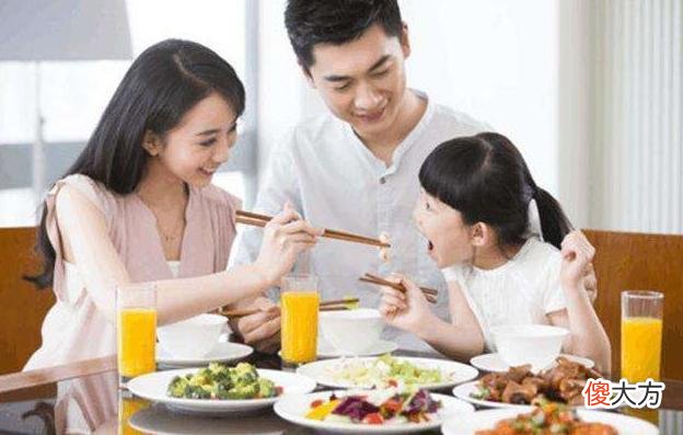 如何能培养出有教养的孩子？四点细节要重视，言传身教很重要