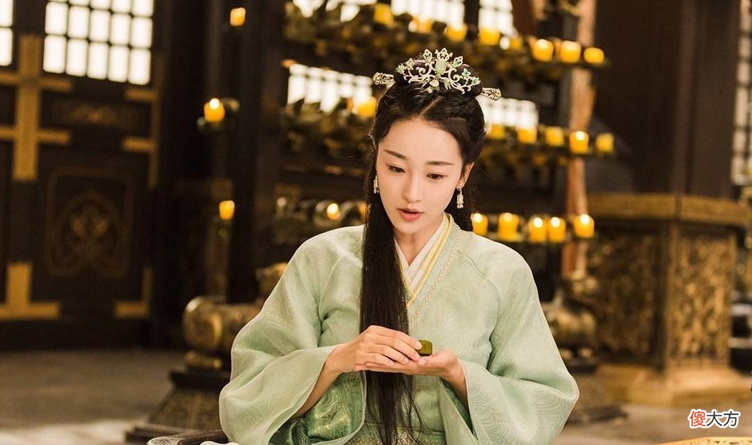 【历史故事】班昭作为女性强调男尊女卑的的思想，这是为什么呢