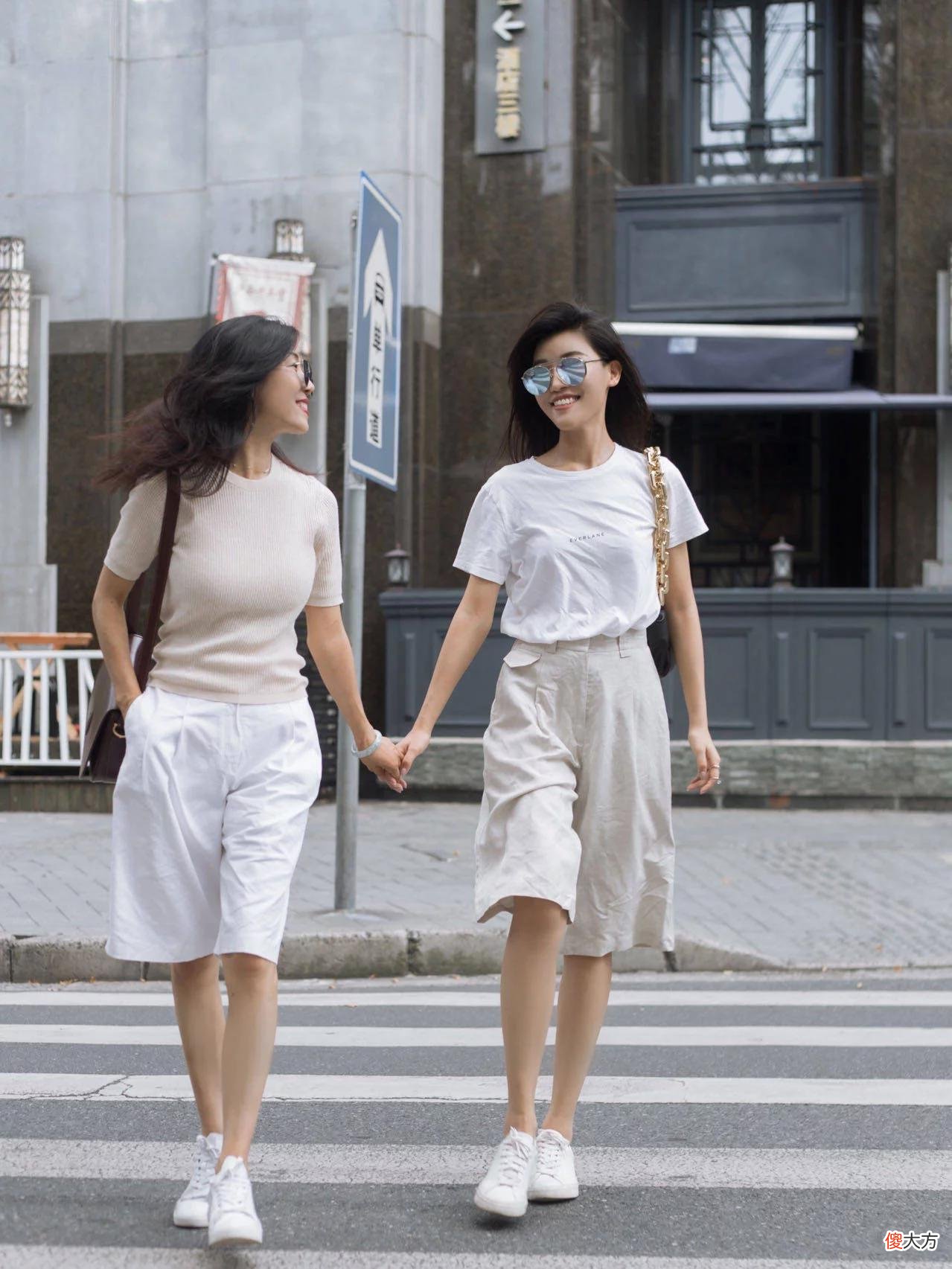 【时尚一点】女人过了50岁,建议少穿高跟鞋,多穿这4双,气质又有魅力