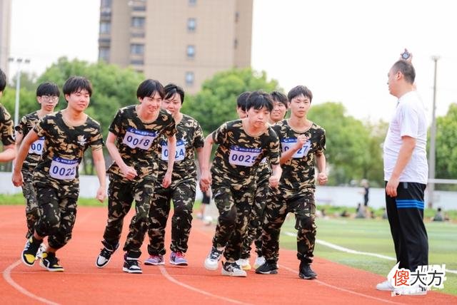 【游戏世界】电竞选手测试千米跑，重视身体素养和健康生活习惯