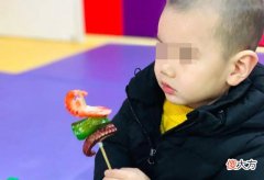 道理讲了一箩筐，孩子还是我行我素？聪明的父母，从不只在嘴上说