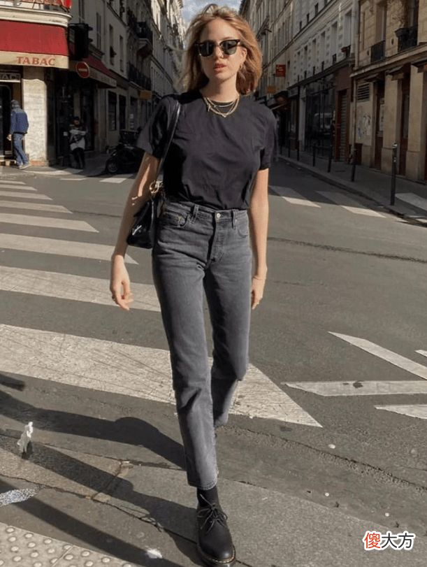 【时尚一点】入秋后凉鞋就收起来吧！早秋流行这5双鞋怎么搭都时髦好看