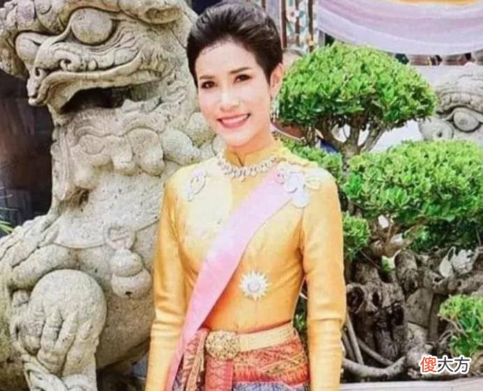 【历史故事】苏提达认为自己能力有限，主动让贤，请诗妮娜贵妃当王后主持大局