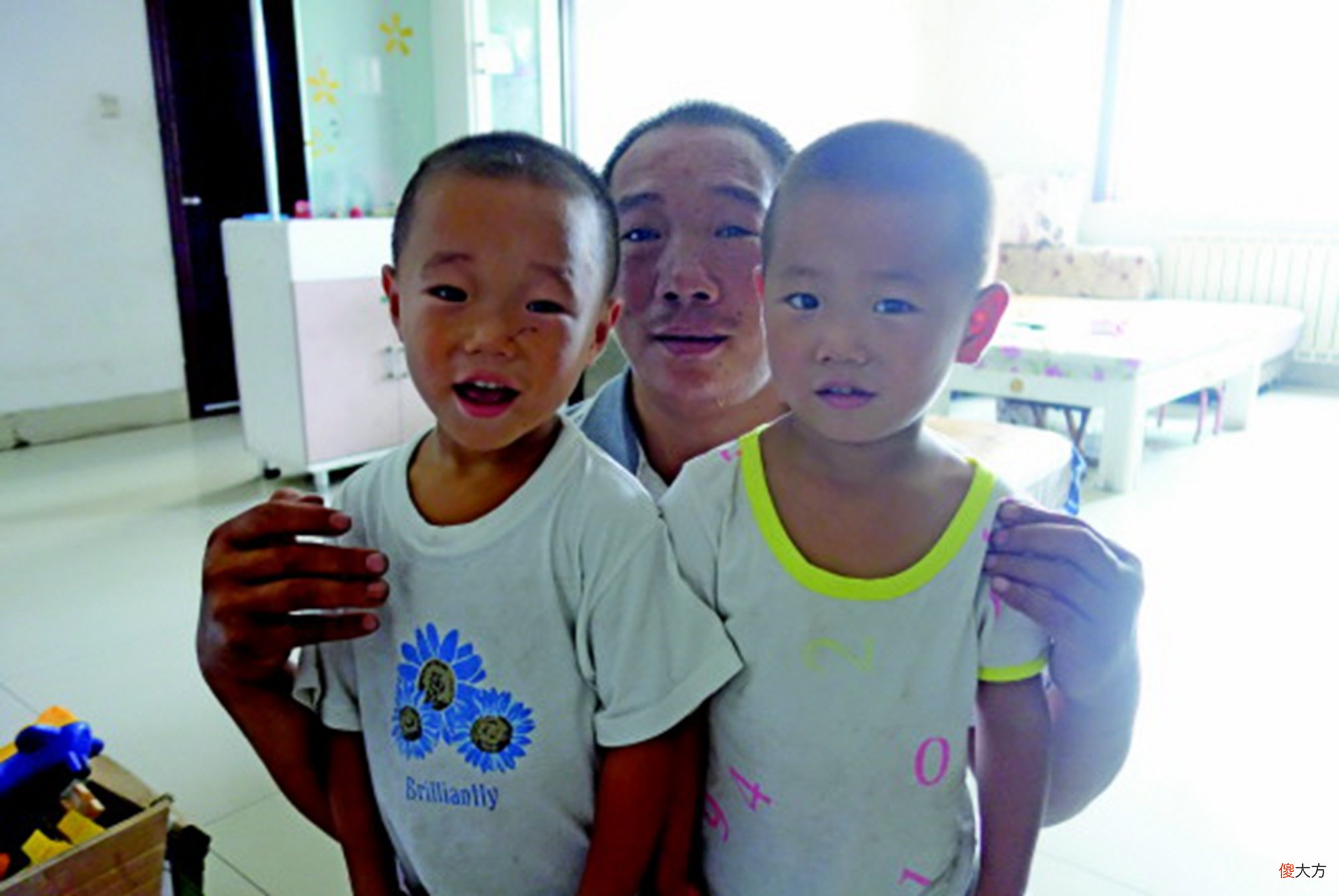 “你会抚养兄弟姐妹们留下的孩子吗？”没想到，网友的答案很相似