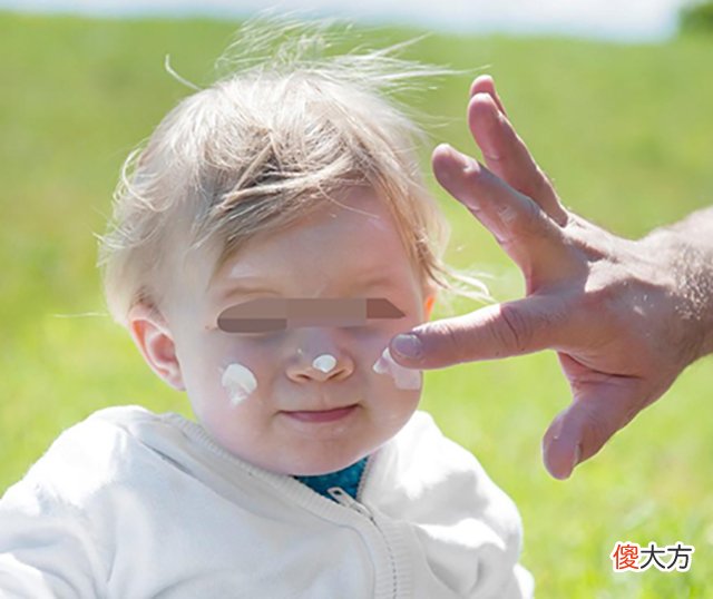 幼儿园高颜值女孩走红，没看镜头却能让人一眼捕捉，天生的主角