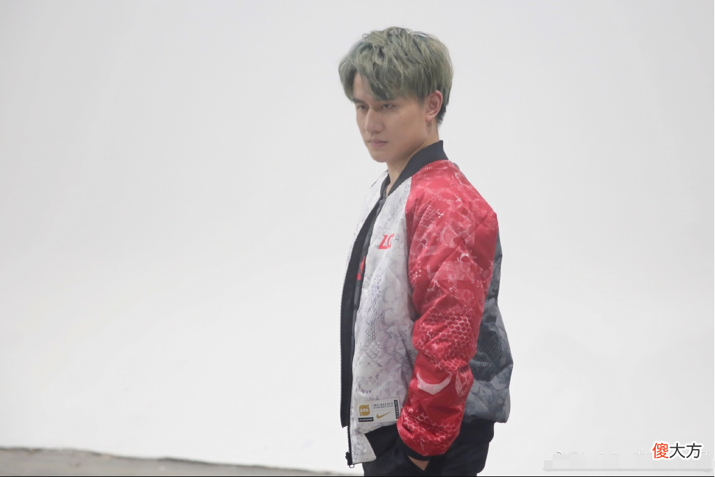 【游戏迷】LGD“墙倒众人推”，粉丝吐槽赞助商自嘲：最惨金主归我莫属！
