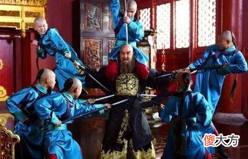 【历史故事】鳌拜手握40万重兵，明知道康熙要对付他，为何不敢在紫禁城造反