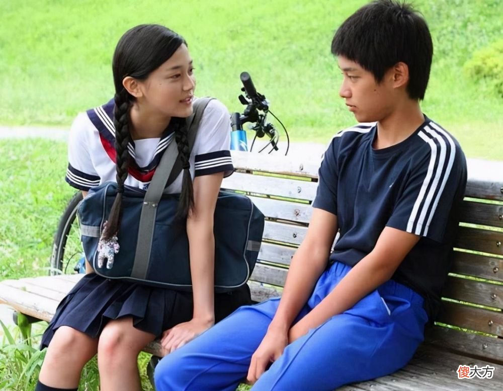 任教十年班主任告诉你：孩子买这三样东西，一定是“早恋”了