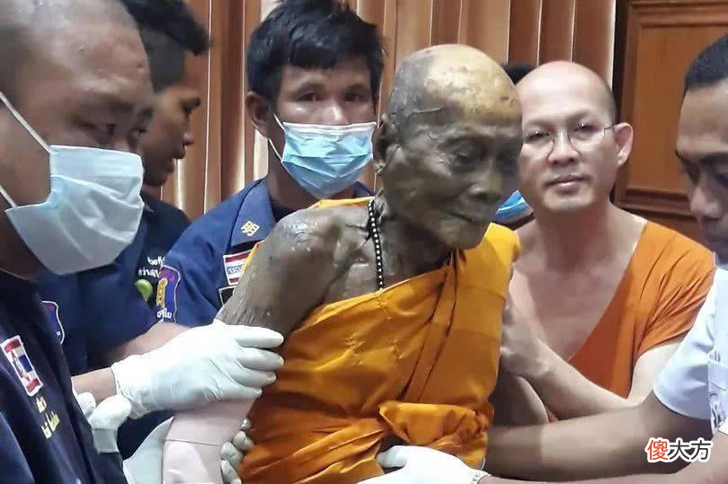 泰国92岁高僧去世后两个月身体不腐还面带微笑！