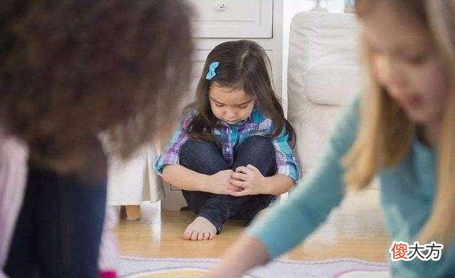 “他们都不理我！”孩子说出这句话，家长别轻视，积极应对很关键