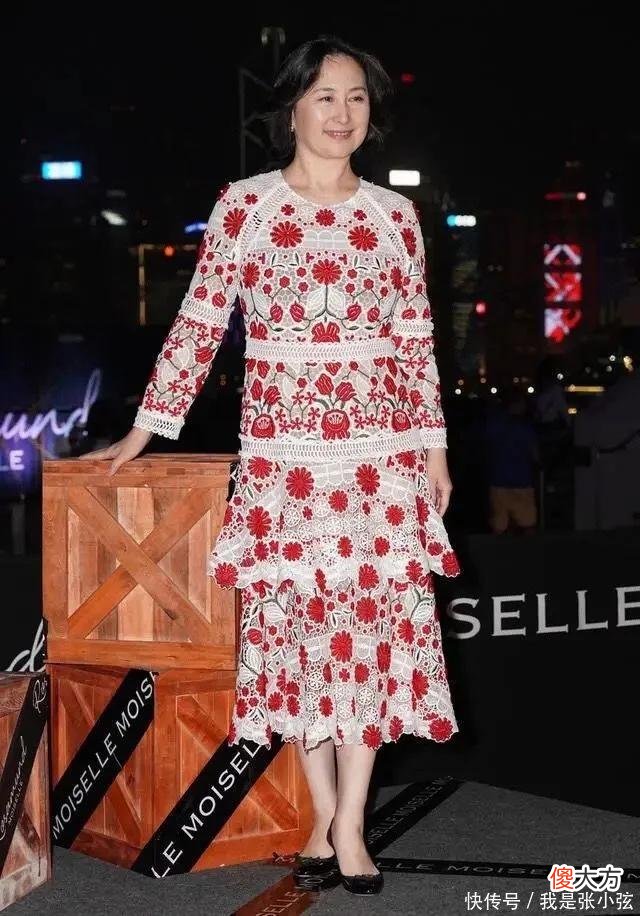 【时尚一点】老牌贵妇们为什么越老越像姐妹？除了富态的脸，还有3个共同点