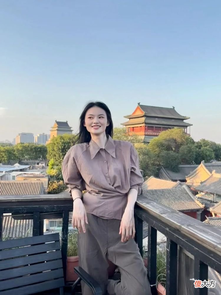 【时尚一点】早秋第一件，选乔欣、钟楚曦同款衬衫准没错