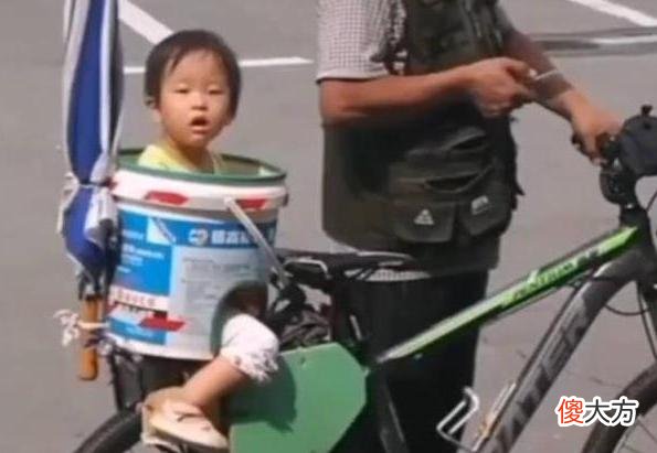 有种“心灵手巧”叫中国爷爷，为孙子自制安全座椅，网友：很拉风