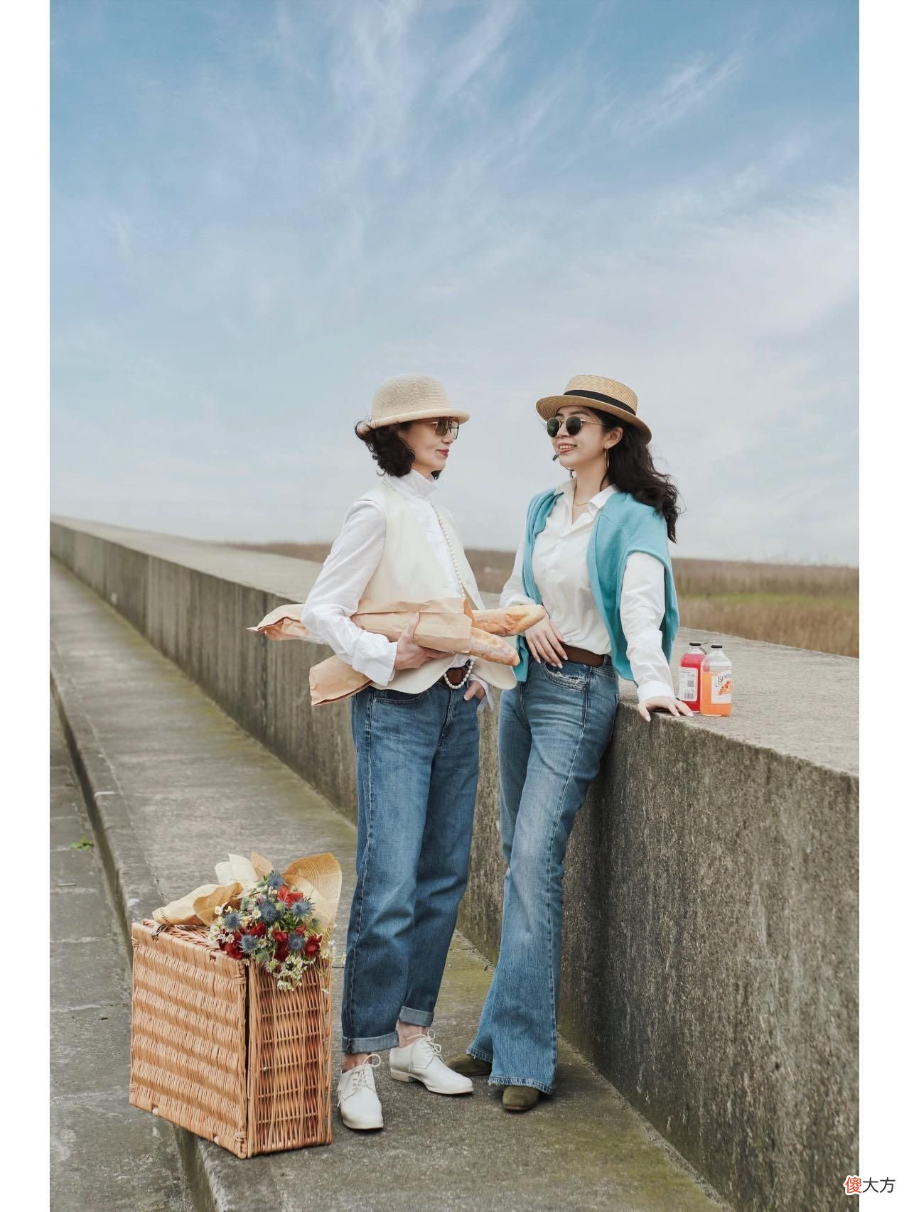 【时尚一点】阔腿裤过时了！今秋流行牛仔裤，高级显瘦，40＋女人这样穿好美