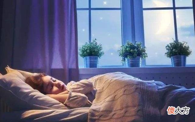 宝宝睡觉时有这3种“怪癖”，是大脑发育好的表现，家长别不在意