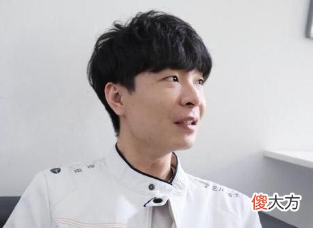 【游戏世界】狼行的键盘也是RNG的!粉丝看到之后泪目了,原来狼宝一直都在