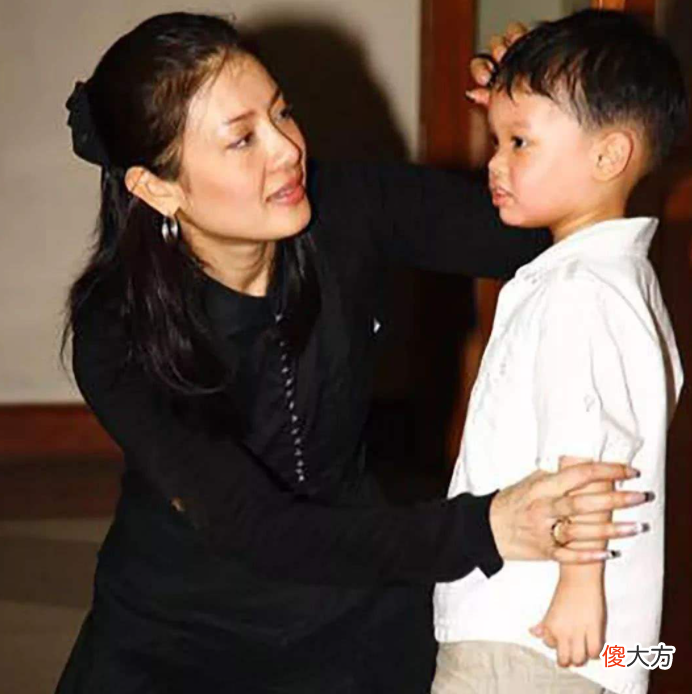 【爱历史】36岁诗妮娜自作聪明，推崇提拉蓬弄巧成拙，争宠优势下降注定出局