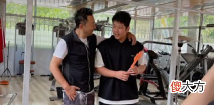 14岁男孩身高180，3个月猛蹿20cm，美国专家：孩子长高，不要揠苗助长。做好4点，孩子身高更优秀