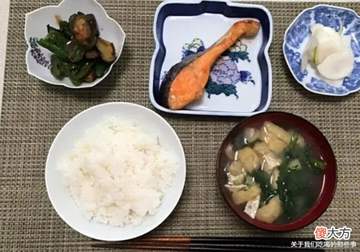 【历史故事】日本老人的“极简晚餐”,中国网友:非常健康,但我一口都不想吃