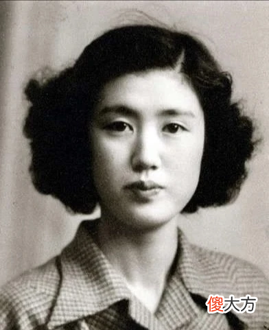 【就爱时尚】她用蝴蝶惊艳时尚界，成为三宅一生的偶像…网友：再见了高定女王