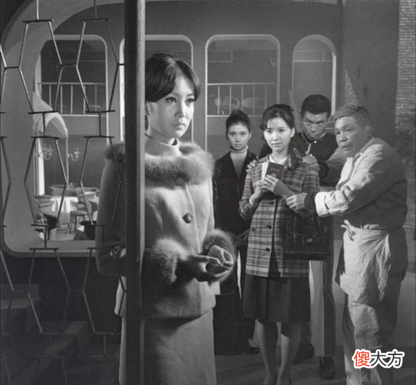 【就爱时尚】她用蝴蝶惊艳时尚界，成为三宅一生的偶像…网友：再见了高定女王