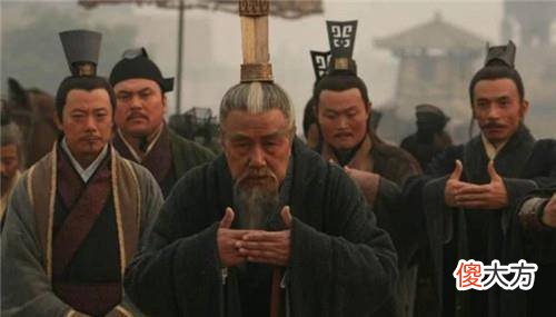 【爱历史】他被称“不败战神”:临死前拉70多家贵族陪葬,一说名字家喻户