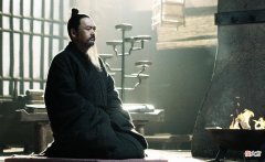 【历史故事】孔子的父亲叫叔梁纥，母亲叫颜徵在，为何孔子却姓孔，他跟着谁姓