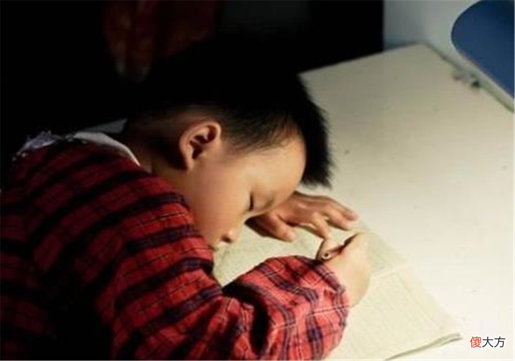 “啥都要我教,要你何用?”宝爸深夜质问老师,引起群里家长共鸣