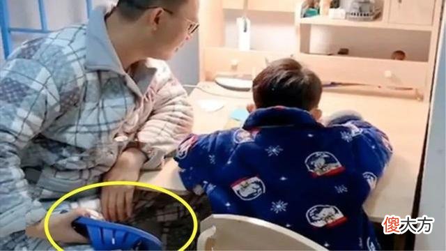“啥都要我教,要你何用?”宝爸深夜质问老师,引起群里家长共鸣