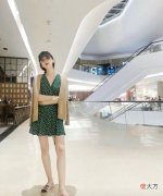 【时尚一点】小雏菊法式桔梗连衣裙，诠释了什么叫魅力女人