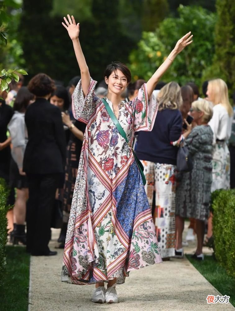 【就爱时尚】海报库|是豪门贵女也是人气模特,森星拿的什么爽文女主剧本?!